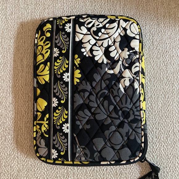 Vera Bradley Baroque iPad Mini or Kindle Zip Cover - Picture 2 of 7
